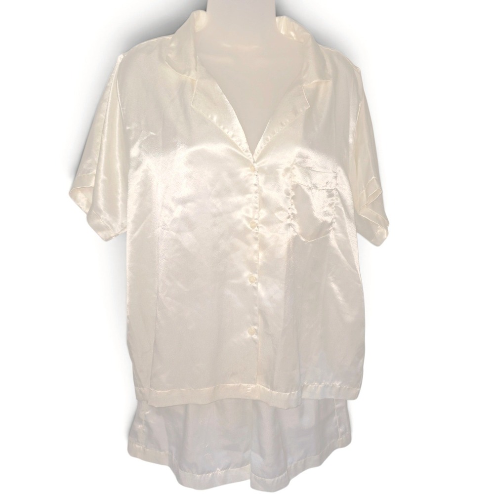 Victoria's Secret Gold Crown Label Ivory Satin PJs Short Sleeve & Shorts Size L
